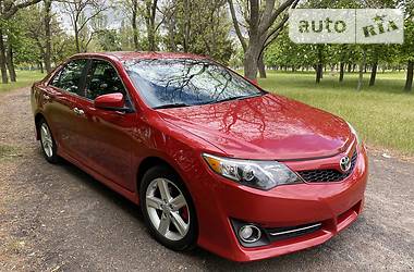 Седан Toyota Camry 2012 в 