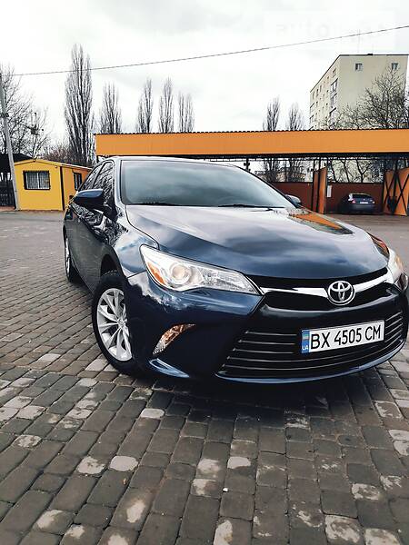 Седан Toyota Camry 2015 в 
