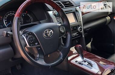 Седан Toyota Camry 2013 в Киеве