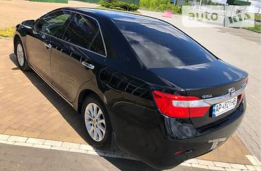 Седан Toyota Camry 2013 в Киеве