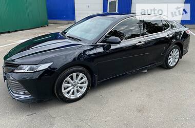 Седан Toyota Camry 2017 в 
