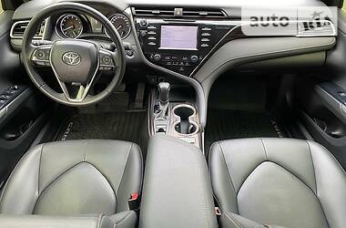 Седан Toyota Camry 2017 в 