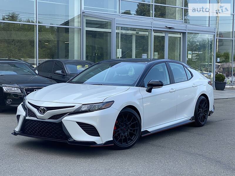 Седан Toyota Camry 2020 в Киеве