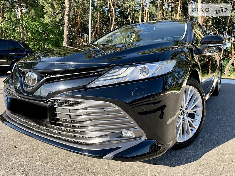 Седан Toyota Camry 2018 в Києві