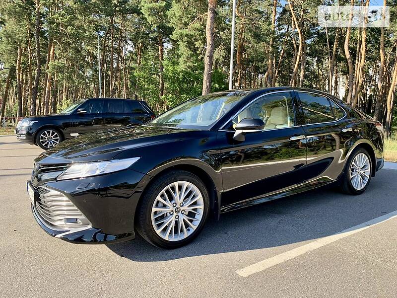 Седан Toyota Camry 2018 в Києві