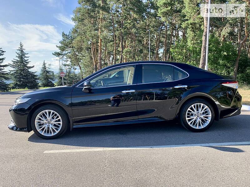 Седан Toyota Camry 2018 в Києві