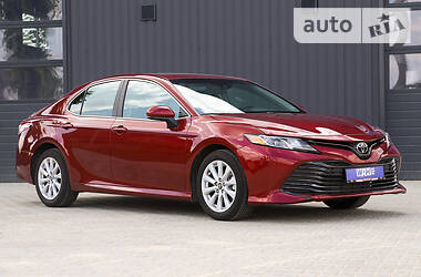 Седан Toyota Camry 2017 в 