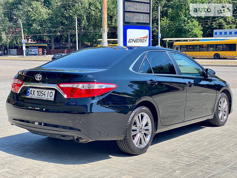 Седан Toyota Camry 2015 в Дніпрі