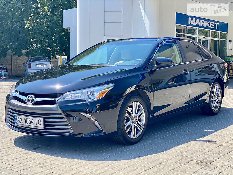 Седан Toyota Camry 2015 в Дніпрі