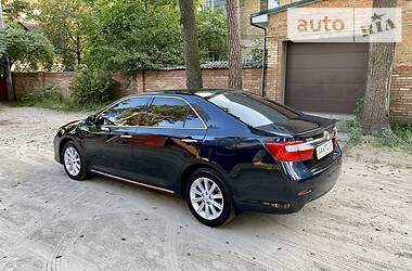 Седан Toyota Camry 2013 в 