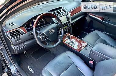 Седан Toyota Camry 2013 в 