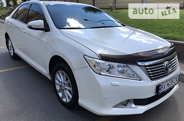 Седан Toyota Camry 2012 в Киеве