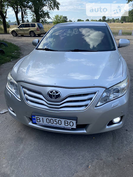 Седан Toyota Camry 2009 в Чернигове