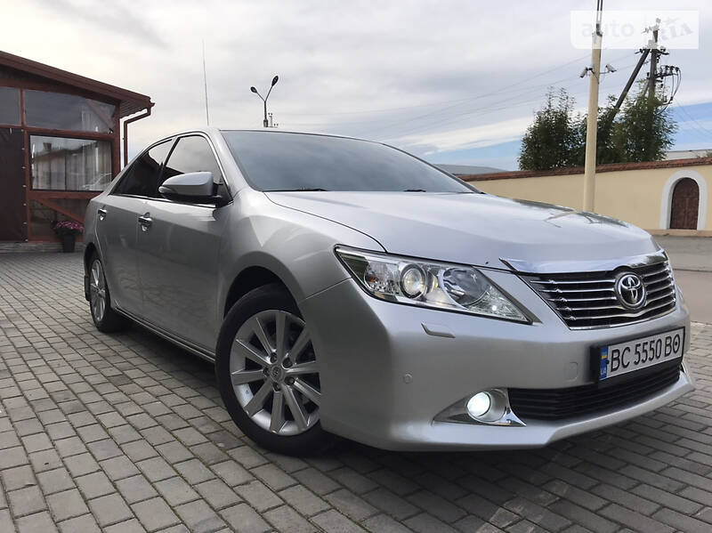 Седан Toyota Camry 2011 в Львове