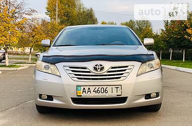 Седан Toyota Camry 2008 в Киеве