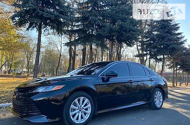 Седан Toyota Camry 2017 в Покровске