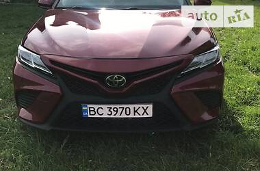 Седан Toyota Camry 2017 в Львове