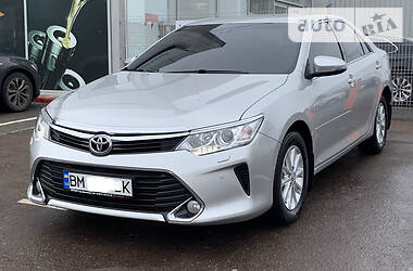 Седан Toyota Camry 2017 в Сумах