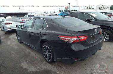 Toyota Camry 2019