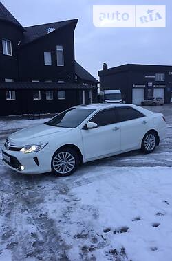 Седан Toyota Camry 2014 в 