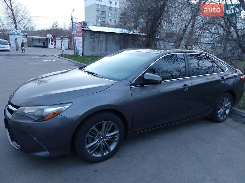 Седан Toyota Camry 2017 в Києві