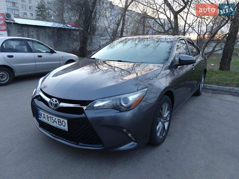 Седан Toyota Camry 2017 в Києві