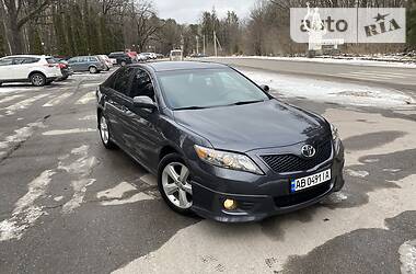 Седан Toyota Camry 2010 в Хмельнике