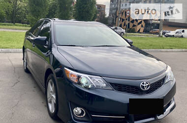 Toyota Camry 2012