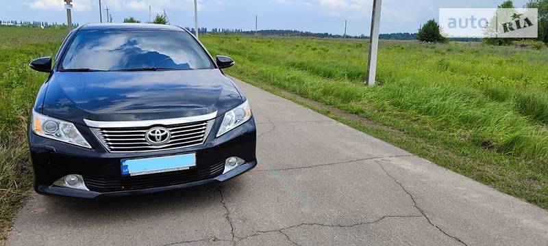 Седан Toyota Camry 2012 в Киеве