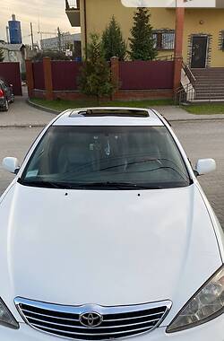 Седан Toyota Camry 2004 в Львові