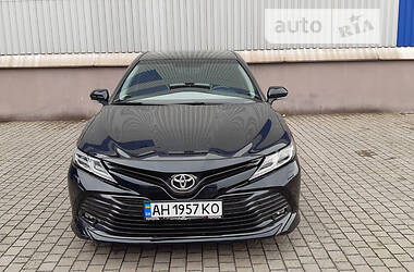 Седан Toyota Camry 2018 в Запоріжжі