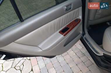 Седан Toyota Camry 2005 в 