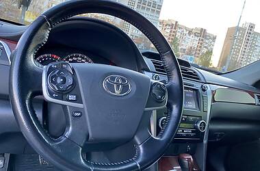 Седан Toyota Camry 2014 в Киеве
