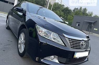 Седан Toyota Camry 2012 в Днепре