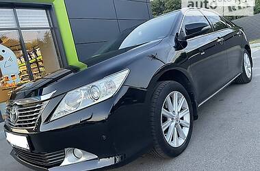 Седан Toyota Camry 2012 в Днепре