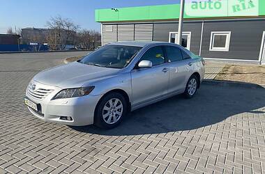 Седан Toyota Camry 2006 в Павлограде