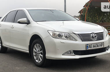 Седан Toyota Camry 2012 в Днепре