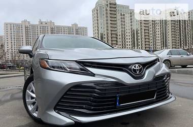 Седан Toyota Camry 2018 в 