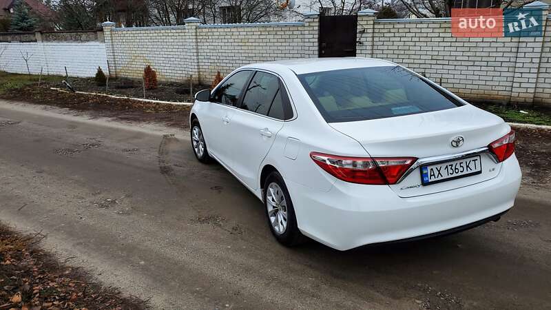 Седан Toyota Camry 2015 в Умани
