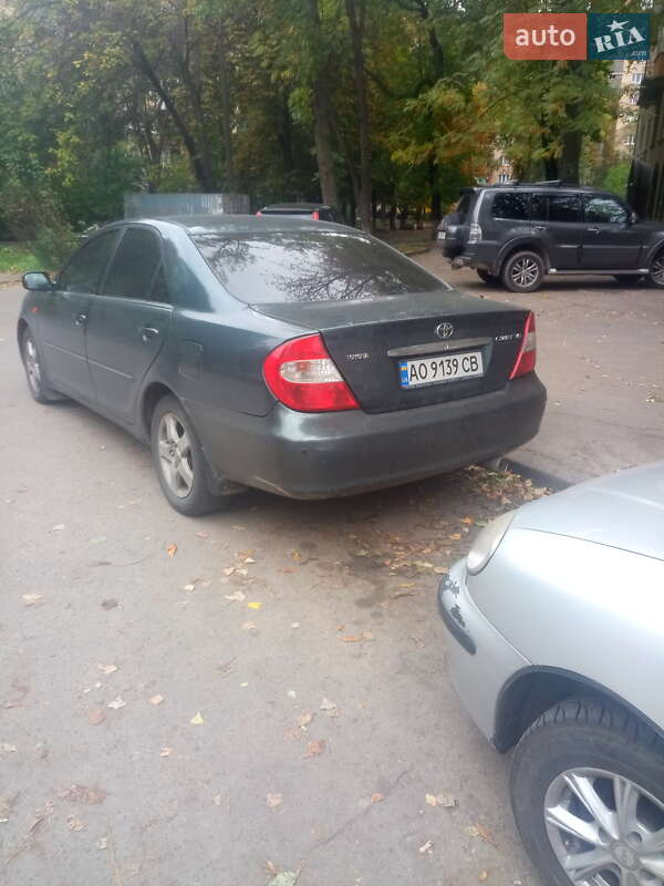 Седан Toyota Camry 2002 в Ужгороді