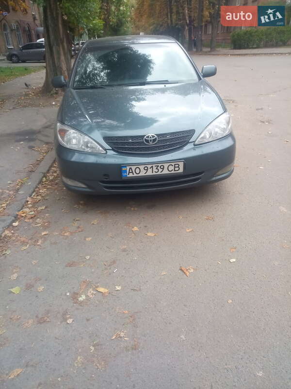 Седан Toyota Camry 2002 в Ужгороді
