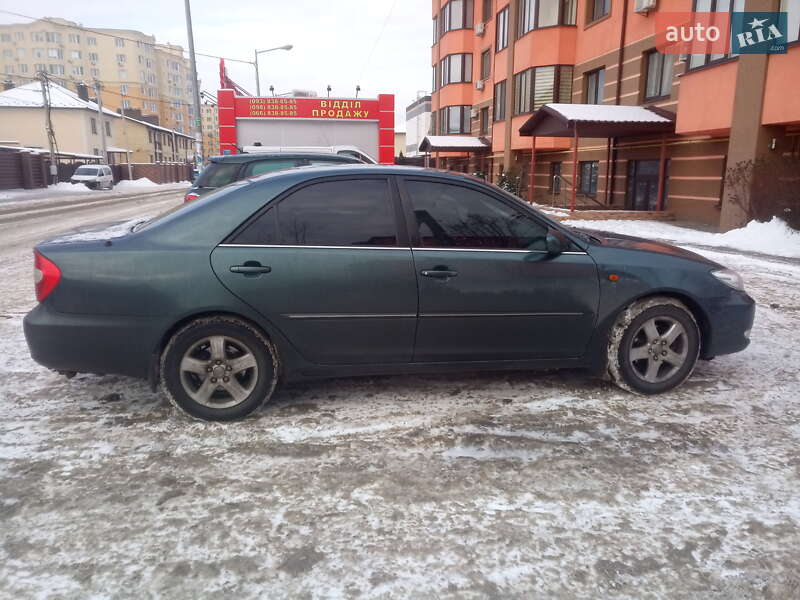 Седан Toyota Camry 2002 в Ужгороді
