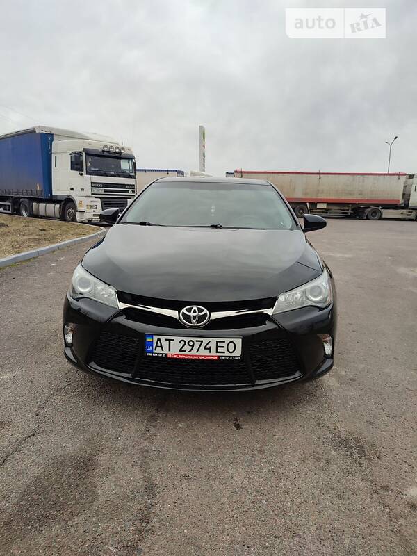 Седан Toyota Camry 2016 в Коломиї