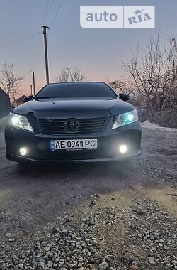 Седан Toyota Camry 2013 в Днепре