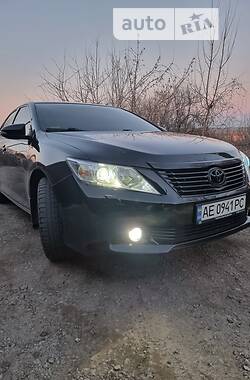 Седан Toyota Camry 2013 в Днепре