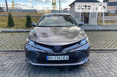 Седан Toyota Camry 2020 в Тернополе