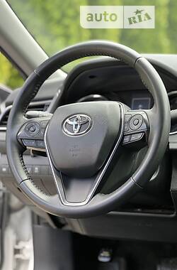 Седан Toyota Camry 2019 в Дубні