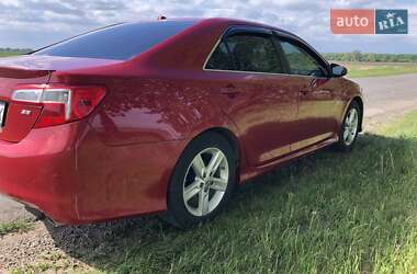 Седан Toyota Camry 2013 в Києві