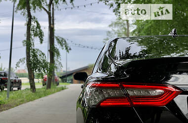 Седан Toyota Camry 2019 в 