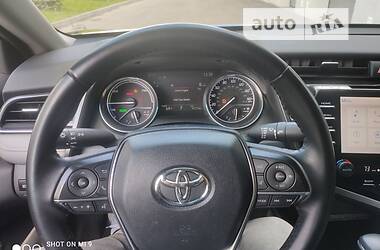 Седан Toyota Camry 2018 в Ровно
